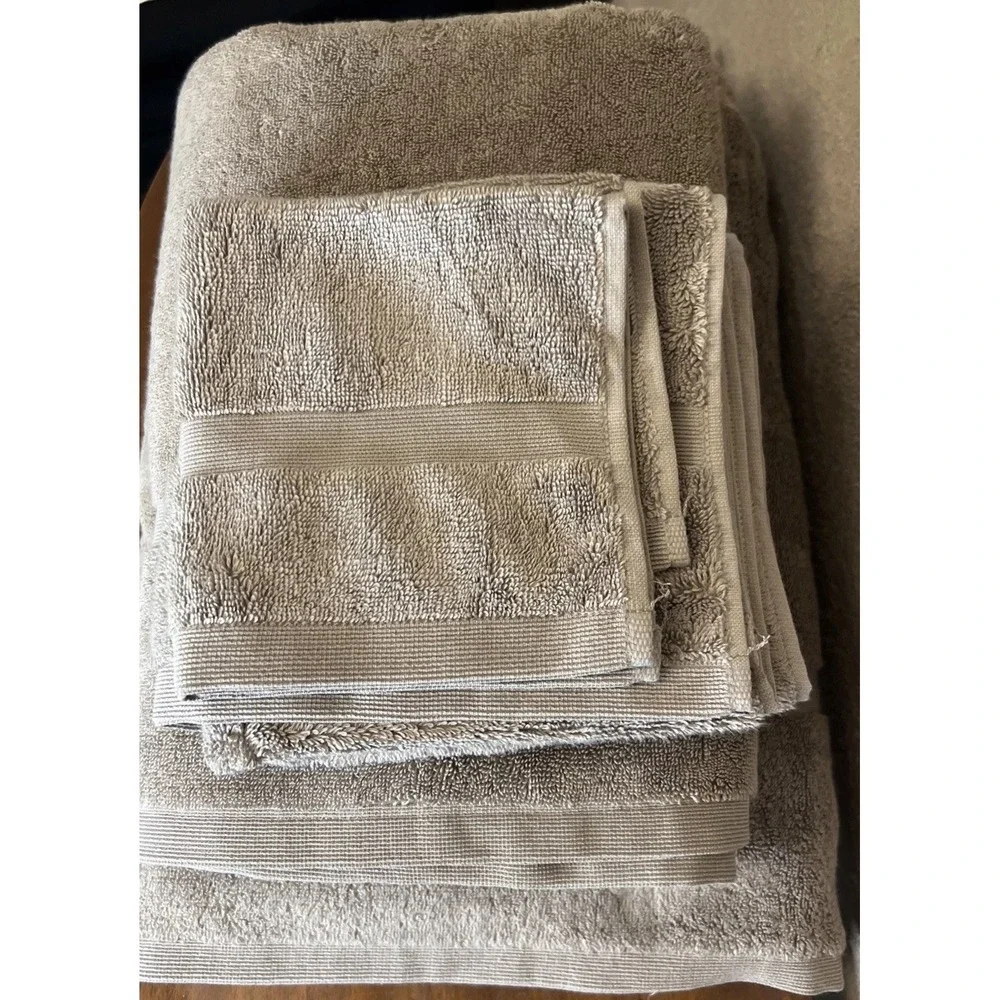 Calvin Klein Taupe 4-Piece Towel Set Bath Sheet 100% Cotton